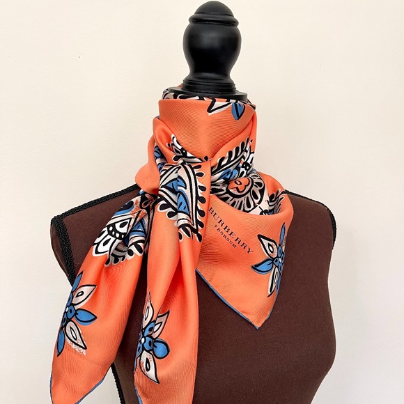 NWT Burberry Scarf Lucky Alhambra Flower Peach Turquoise Silk Wrap - Picture 14 of 16